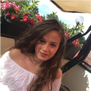 Studentessa di Medicina e Chirurgia, diplomata al liceo scientifico matematico con 100 e lode. Per studenti di medie e superiori